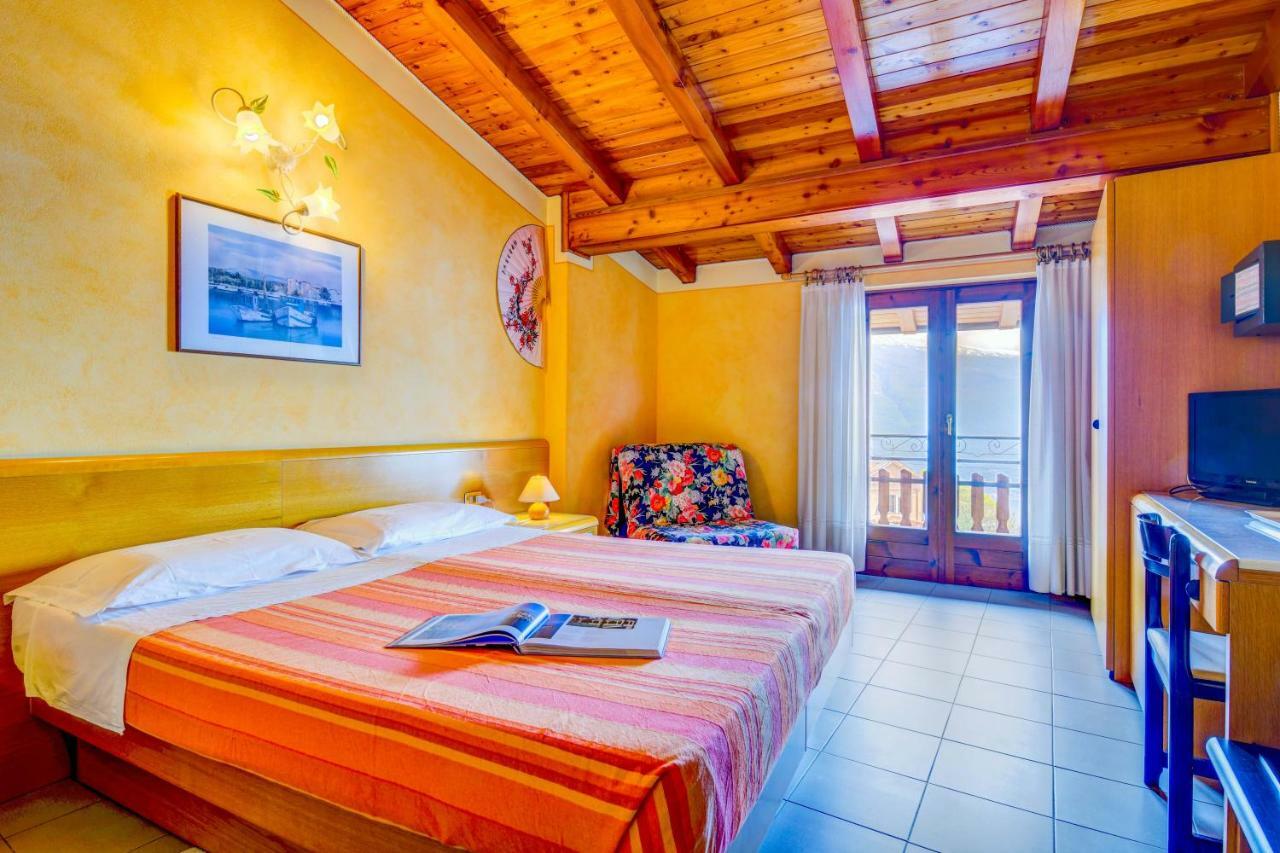 Hotel Castello Tignale Zewnętrze zdjęcie